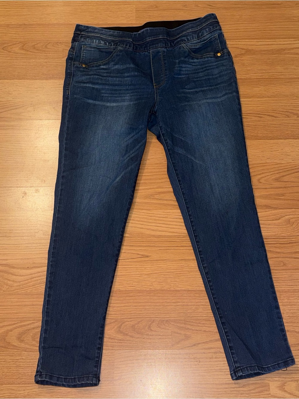 Democracy. “Ab”solution Pull-on Jeans. Size 10. Dark wash.